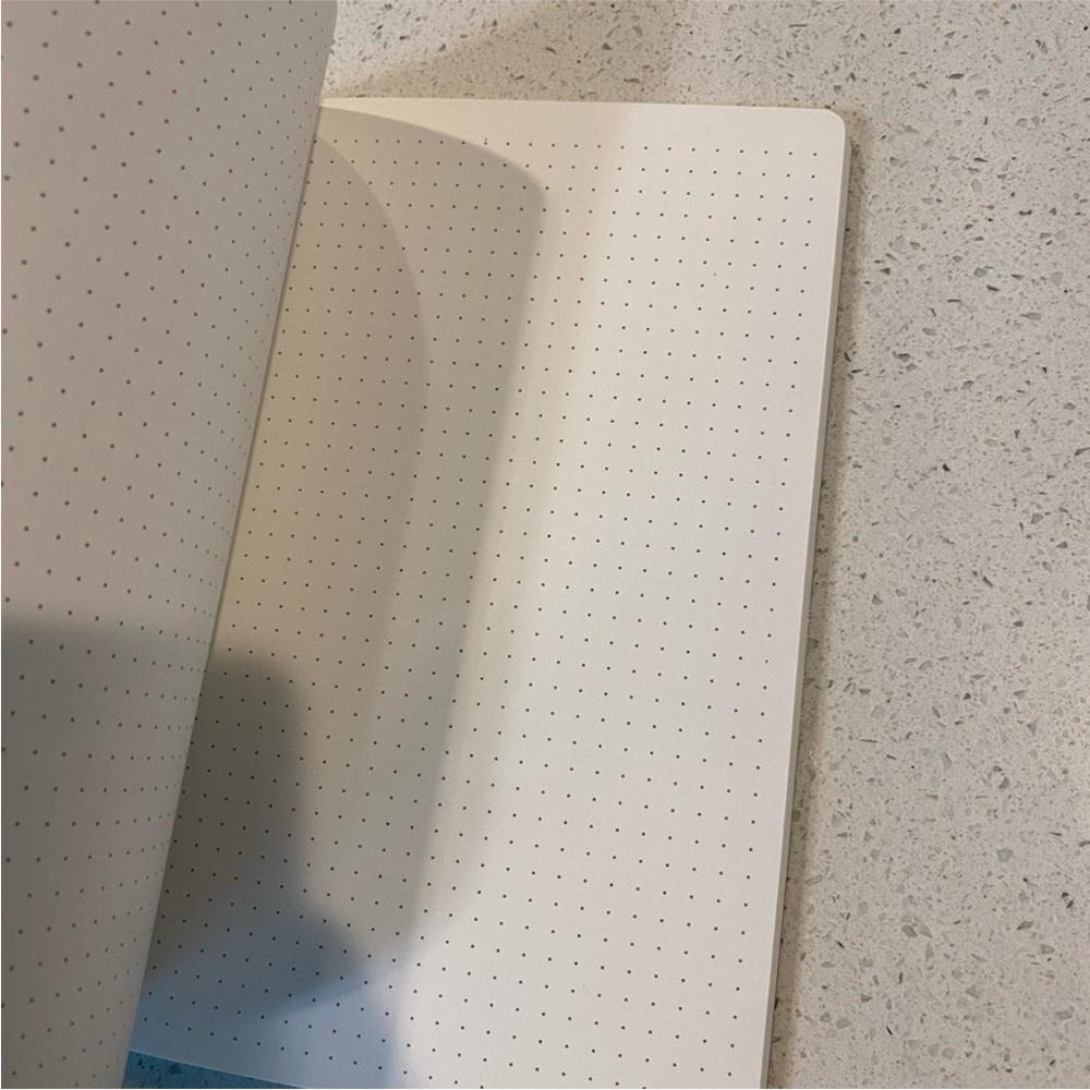 Loewe white note book - Picture 4 of 6